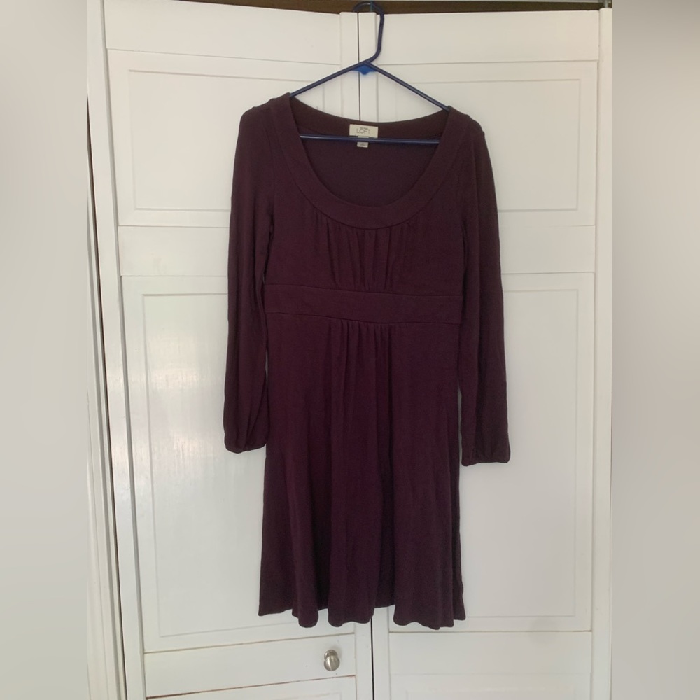 Ann Taylor LOFT Midi Dress Size 6 Long Sleeve Gathered Scoop Neck Burgundy. Go